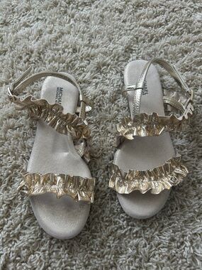 MICHAEL Michael Kors Metallic Gold Ruffle Strap Sandals Size US Girls 4